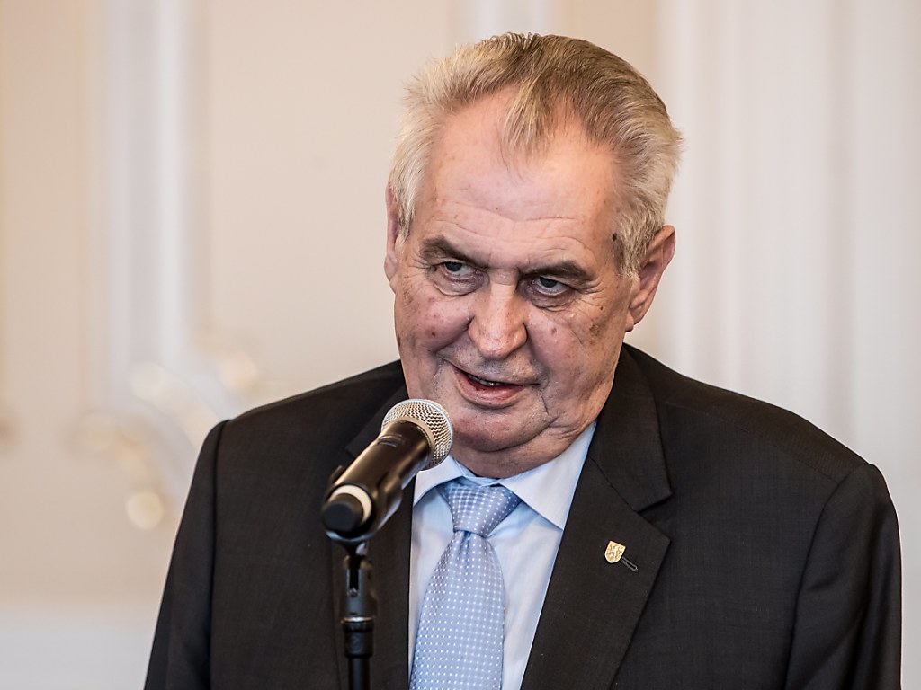 Tschechischer Präsident will Rücktritt des Regierungschefs 1815.ch