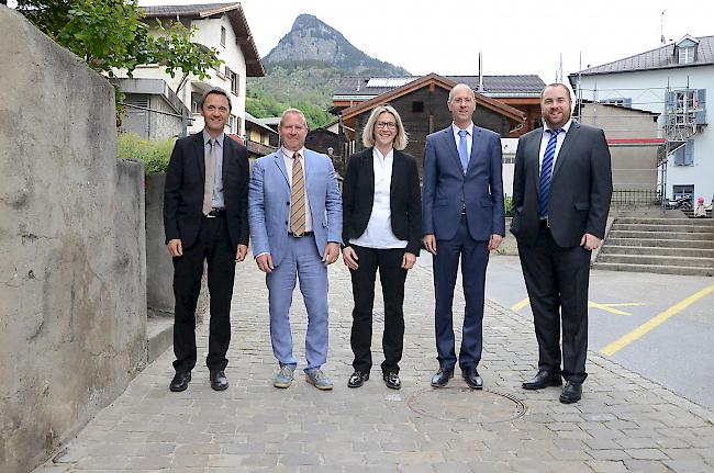 Die Interessen der Wohneigentümer im Fokus. Der Vorstand des HEV Oberwallis (v.l.): Daniel Ritz, Reinhard Meichtry, Stefanie Zimmermann, Christian Perrig und Matthias Eggel.