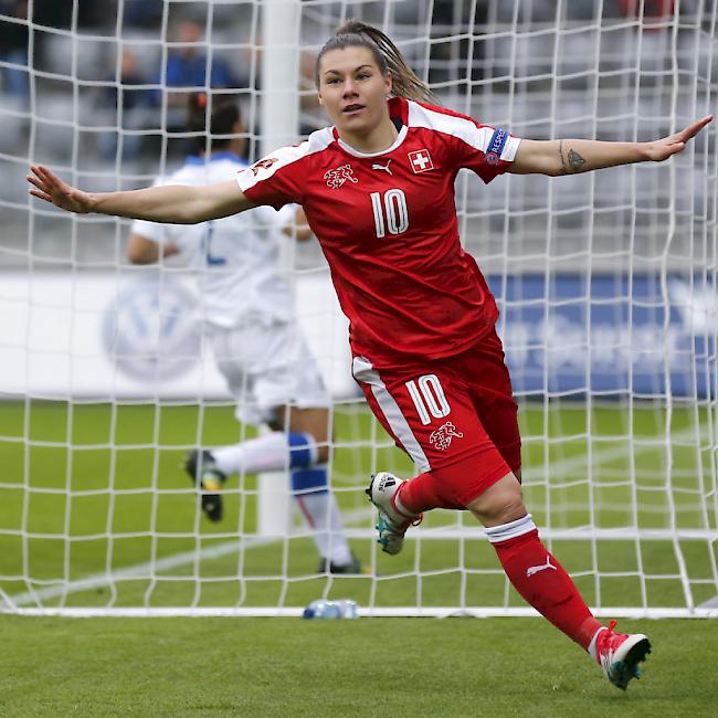 Viel Grund zum Jubeln: Ramona Bachmann (hier im Natidress) wird mit Wolfsburg - und drei Schweizer Teamkolleginnen - deutscher Meister
