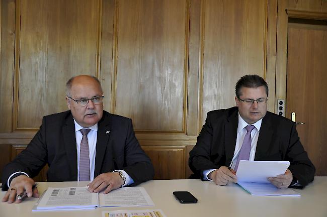 Ein sehr gutes Ergebnis. Gemeindepräsident Niklaus Furger (links) und Finanzverwalter Aldo Karlen bei der Präsentation der Rechnung.