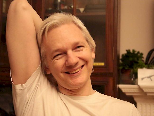 Die Ermittlungen wegen Vergewaltigungsvorwürfen gegen ihn wurden von der schwedischen Staatsanwaltschaft eingestellt: Wikileaks-Gründer Julian Assange, hier auf einer alten Aufnahme, die er kurz nach dem Entscheid der Staatsanwaltschaft via Twitter verbreitete. (@JulianAssange)