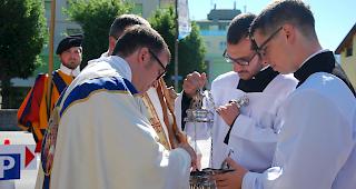 Am heutigen Sonntag hat in Gampel-Bratsch die Primiz von Martin Filipponi stattgefunden.