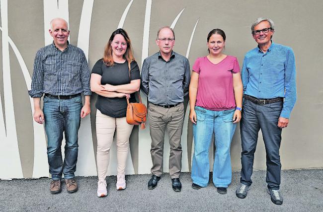 Der Vorstand des neuen Vereins Dorf Grengiols. Wolfgang Blume, Emmanuelle Biderbost, Beat Ritz (Präsident), Cecile Michlig und Roland Schmidt.  