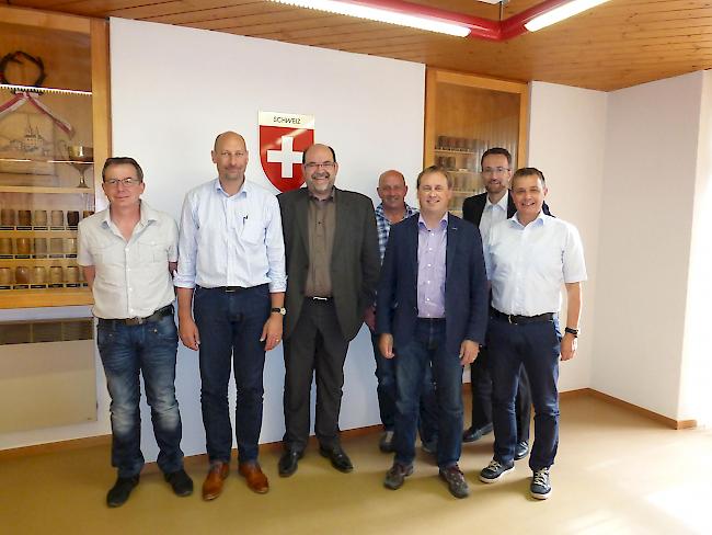Verwaltungsrat und Energiedienst-Kommission der EDSR (von links): Christian Abgottspon, Ivo Abgottspon, Michel Schwery, Christian Furrer, Dominik Abgottspon, Alain Bregy und Gabriel Gretz.