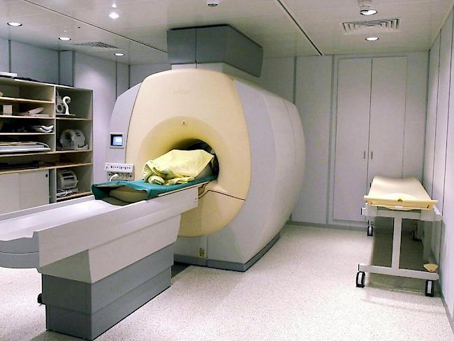Die Luzerner Hirslanden-Klinik St. Anna untersucht nicht nur Menschen radiologisch - nach Betriebsschluss liegen auch Kleintiere auf dem Untersuchungstisch. (Symbolbild)