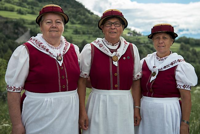 Elise Wyssen (71), Elmine Mathieu (69), beide aus Agarn und Alice Sterren (70) aus Visp.