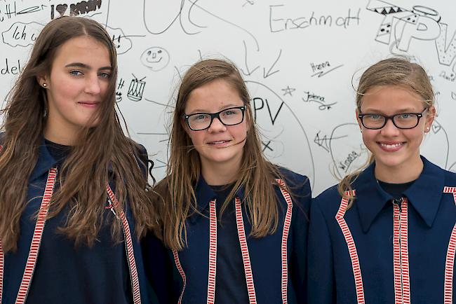Lorena Zurbriggen (16), Leandra Burgener (12) und Erin Venetz (12), alle aus Saas-Grund.