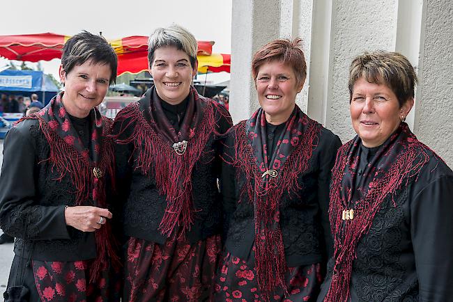 Gerda Burgener (55), Brigitte Bumann (59), Edith Zurbriggen (60) und Ida Andenmatten (59), alle aus Saas-Grund.