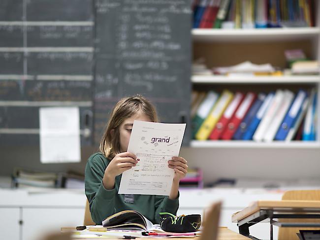 Die Frage, ob Schüler im Kanton Thurgau weiterhin schon in der Primarschule Französisch büffeln sollen, treibt heute erneut das Kantonsparlament um. Das Bildungsdepartement versucht mit mehreren Massnahmen, Frühfranzösisch beizubehalten. (Symbolbild)