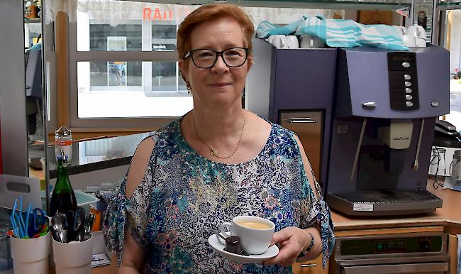 Francine Chastonay, Wirtin des Restaurants Metropole in Salgesch, verkauft mehr Kaffee dank attraktiver Preise.