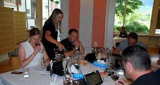 Die Jury beim Grand Prix du Vin Suisse besteht unter anderem aus Winzern, &Ouml;nologen oder auch Weinh&auml;ndlern. 