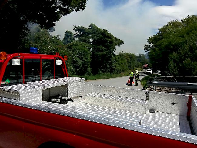 Die Überwachungsarbeiten der Feuerwehr dauern in der kommenden Nacht an.