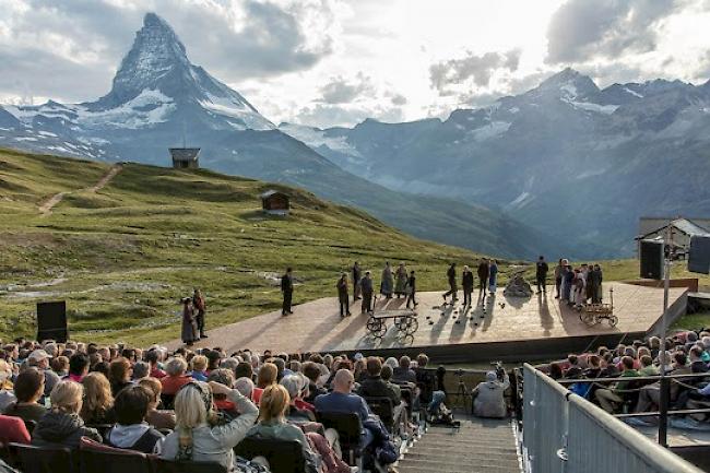 Theater in der Natur. Ein berührendes Schauspiel vor atemberaubender Kulisse. 