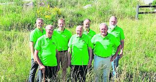 Rettungsstation. Die Gr&uuml;nder und Pr&auml;sidenten (hinten von links): Gilbert Schmid, Thomas Salzmann, Elmar Salzmann und Friedrich Nellen sowie (vorne von links) Marius Imhof, Heinrich Schmidt und Waldemir Gasser von der Rettungsstation Blatten Belalp. 