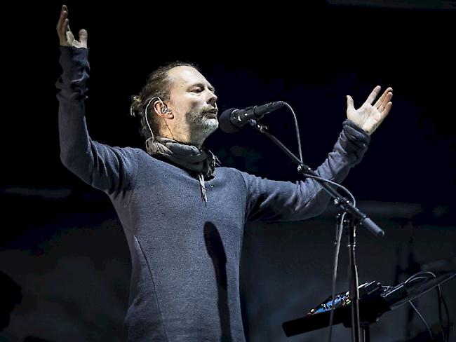 Radiohead - hier Frontmann Thom Yorke letztes Jahr am Openair St. Gallen - wollen Israel nicht aus politischen Gründen boykottieren. In den USA würden sie ja auch auftreten, argumentieren sie, obwohl sie Donald Trump genauso wenig mögen wie Benjamin Netanjahu. (Archivbild)