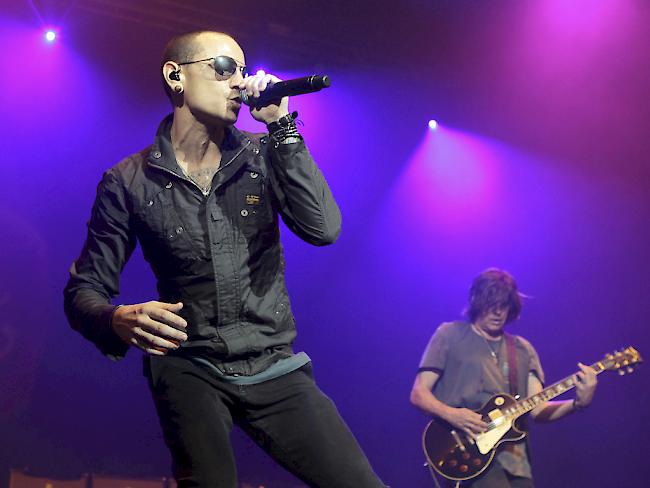 Chester Bennington, Sänger der US-Rockband Linkin Park, ist tot in seinem Haus aufgefunden worden. (Archiv)