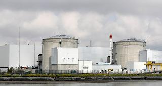 Das franz&ouml;sische Kernkraftwerk Fessenheim am Rhein, rund 40 Kilometer von der Schweizer Grenze bei Basel entfernt. (Archivbild)