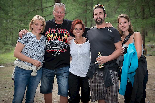 Petra Lauber (50), Peter (52) und Nadine Brantschen (47), Nicolas (29) und Marion Roten (35), alle aus Randa.