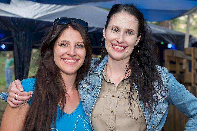 Vanessa (25) und Lara Brantschen (22), beide aus Randa.