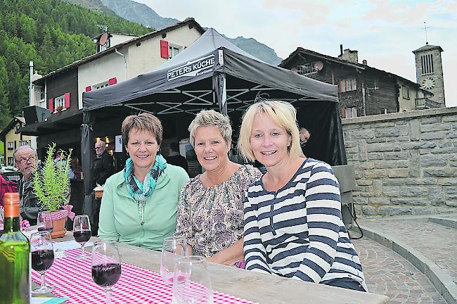 Margrit Knubel (61) aus Visp, Hannelore Werlen (54) und Charlotte Furrer (44), beide aus Bürchen.