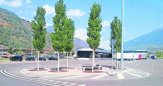 Nicht &ouml;ffentlich. Die beiden Gr&uuml;ninseln  &ndash;  hier jene im Westen des Zollareals  &ndash;  setzen Kontrapunkte zur grossen Asphaltfl&auml;che und sind als Rastpl&auml;tze f&uuml;r Chauffeure und Mitarbeitende gedacht.  