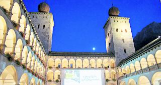 Stimmungsvolle Ambiance. Auf Grossleinwand und in Originalversion sind zwischen dem 19. und 26. August im Briger Stockalperhof acht Filme zu geniessen. 