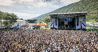 Auch wenn die Partylaune gut ist, beim Flirten gilt es, Grenzen zu respektieren.