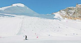 Das Skigebiet Allalin ist beliebt f&uuml;r Sommertrainings.