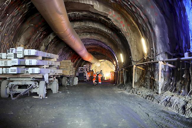 Die Vortriebsarbeiten im Tunnel Riedberg (Gampel/Steg) werden wieder aufgenommen.