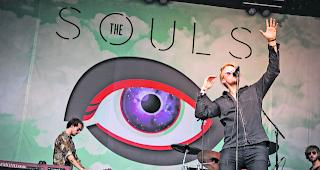 Leidenschaftlich. Jay Messerli, S&auml;nger von The Souls, auf der B&uuml;hne.  