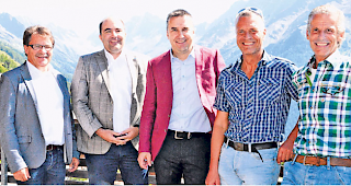 Zusammenarbeit st&auml;rken. Trotz schwierigem Umfeld blickt der Vorstand des Vereins der Oberwalliser Bergbahnen optimistisch in die Zukunft. Karl Roth, Valentin K&ouml;nig, Berno Stoffel, Markus Hasler und Rainer Flaig (von links).