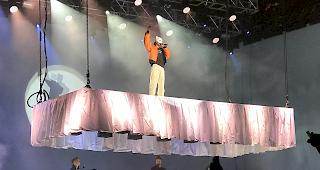 Cro schwebte &uuml;ber Gampel und begeisterte die Massen.