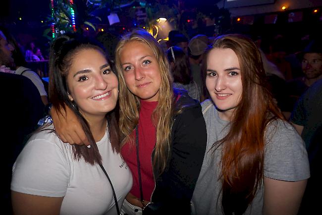 Vanessa Vujcic (22) aus Visp, Jennifer Feuerstein (21) und Larissa Imhof (21), beide aus Brig