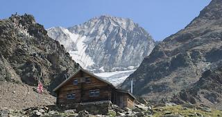 Ans Netz der Zukunft. Nebst Alpbetrieben sollen auch die SAC-H&uuml;tten (im Bild die Bietschhornh&uuml;tte im L&ouml;tschental) besser angebunden werden.
