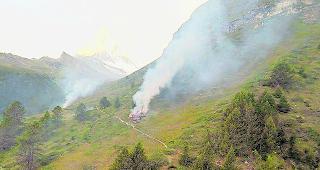 Auff&auml;llig. Die Feuer im Gebiet &laquo;Hubel&raquo; oberhalb des Matterhorndorfes haben sich beinahe zeitgleich entfacht.  