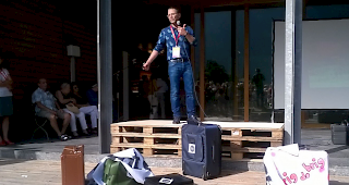 Mit Nachdruck: Oberwalliser K&uuml;nstler protestierten anl&auml;sslich der Triennale in Martinach und... 