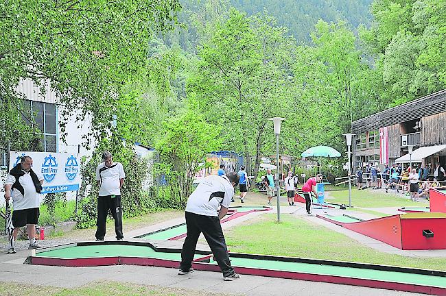 Nach den Schweizer Minigolf-Mannschaftsmeisterschaften Ende Mai findet in Gampel Anfang September das traditionelle Herbstturnier statt.