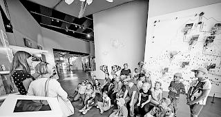 Aufmerksame Zuh&ouml;rer. Die Kinder aus der Region Tschernobyl.  