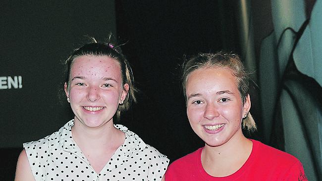 Deborah Federer (17) aus Visp und Michelle Imhof (16) aus Baltschieder.