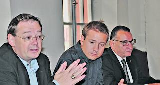 Neuanfang. Die Nationalr&auml;te Franz Ruppen (SVPO) und Philippe Nantermod (FDP Wallis) sowie Grossrat Paul Biffiger (SVPO, von links) empfehlen die Ablehnung der Reformvorlage.  
