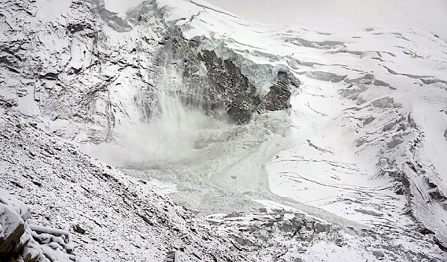Weiterer Teilabbruch am Triftgletscher in der Nacht auf Montag. Danach konnten alle Sperrungen aufgehoben werden.
