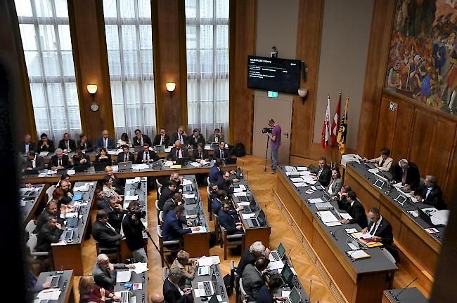 Am Donnerstag fand die erste Lesung über die neue Gesetzgebung zur Schaffung eines Justizrates statt. In einer fast dreistündigen Debatte wurden nicht weniger als 72 Abänderungsanträge diskutiert.