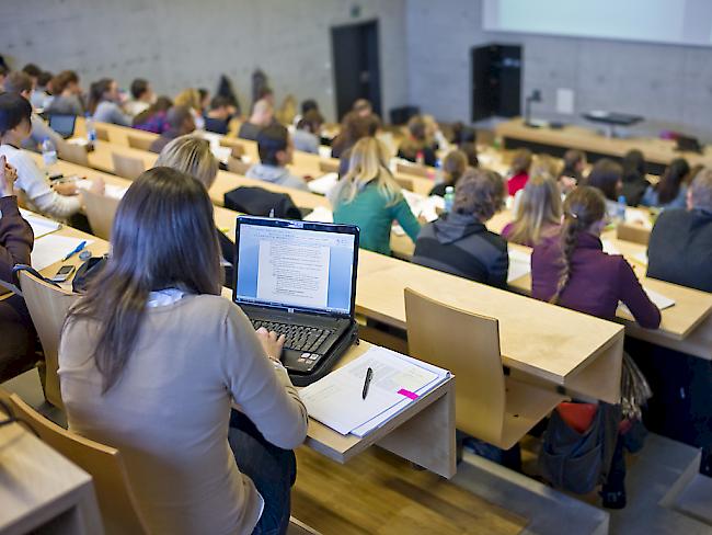 Die FernUni Schweiz zählt neu mehr als 1600 Studierende. (Archiv)