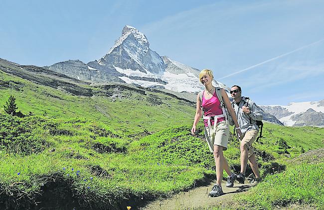 Wanderer in Richtung «Stafelalp»: Der Weg wurde ohne Bewilligung verändert.