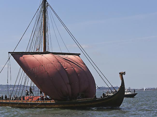 Die Wikinger schafften es noch vor der Erfindung des Kompass an die Küste Nordamerikas. Zur Navigation sollen sie sogenannte Sonnensteine benutzt haben. (Archiv)
