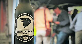 Trinkbereit. Am letzten Wochenende konnte die Bev&ouml;lkerung von St. German das &laquo;Heidnischbier&raquo; verkosten.  