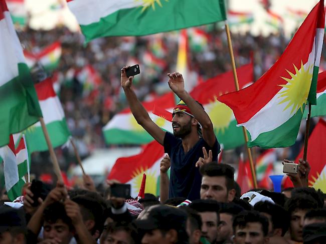 Eine Kundgebung für das Unabhängigkeitsreferendum in der nordirakischen Kurden-Metropole Erbil. (Archiv)