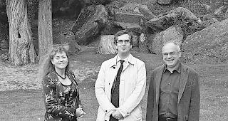 Preistr&auml;ger. Stiftungsrat Nicolas Rouiller (Mitte) mit Schauspielerin Pascale Rocard und Sagenerz&auml;hler Andreas Weissen.  