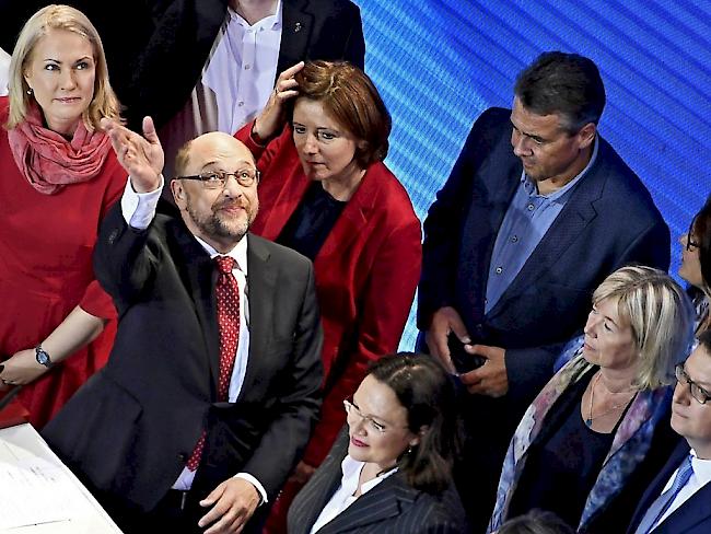 SPD-Parteichef Martin Schulz und die restliche Parteispitze verabschieden sich aus der Regierung.