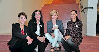 Die Vorstandsmitglieder. Barbara Guntern Anthamatten, Carla Bertholjotti, Andrea Mengis und Mirjam Bumann-Ricci (von links) vom Verein freuw: Dieser lud gestern zu einer informativen Jubil&auml;umsfeier ins Visper &laquo;La Poste&raquo;. 
